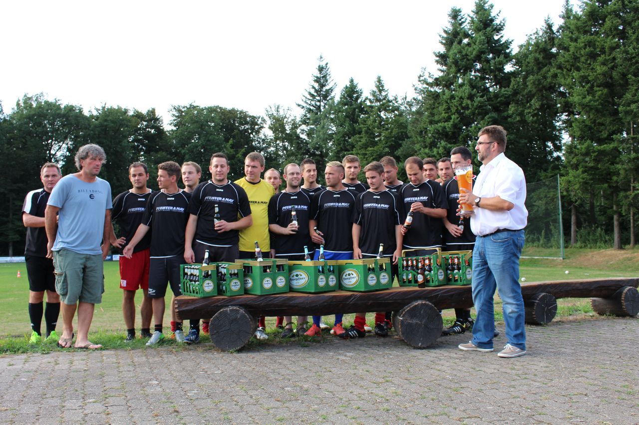 Die  2. Mannschaft des „SV Burbach“ erhielt Fairnesspreis von der Brauerei Hoepfner